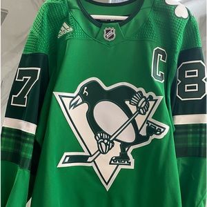 SOLD. Authentic Game Issue Sidney Crosby Saint Patrick’s Day warmup.